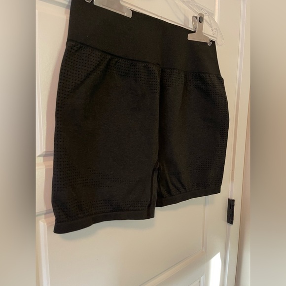 Gymshark Vital Shorts | Black Marl | XL - Picture 5 of 7